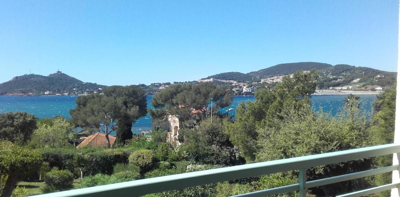 Appartement Vue Mer Piscines Parking Les Coraux Agay Plage Saint-Raphael  Bagian luar foto