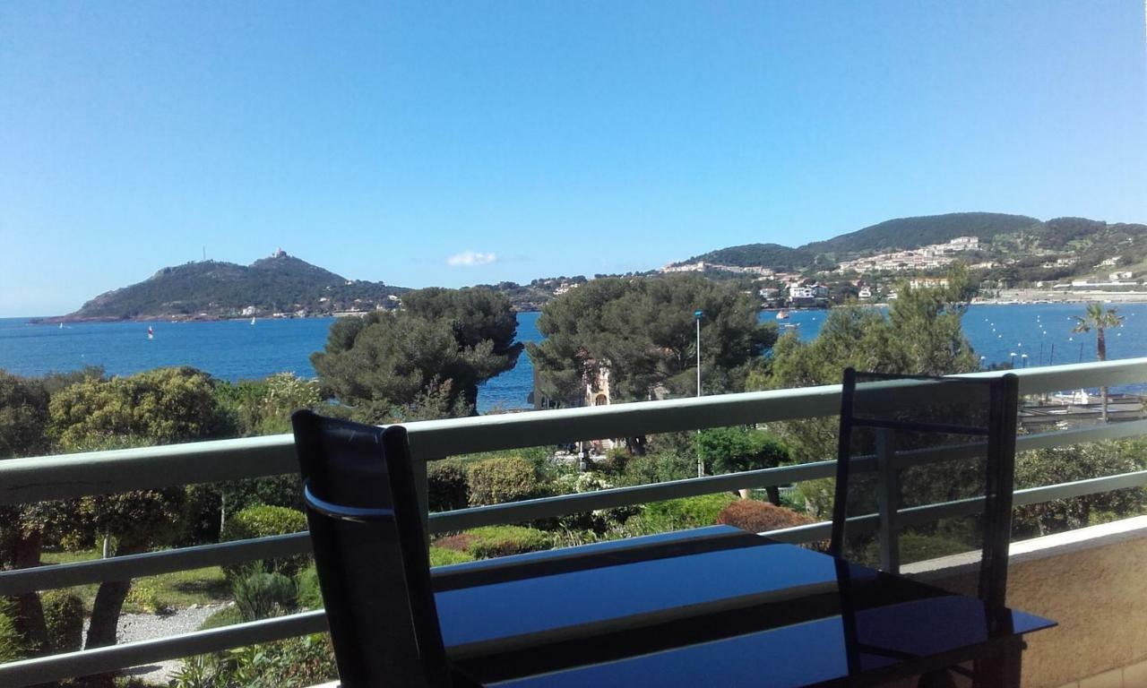 Appartement Vue Mer Piscines Parking Les Coraux Agay Plage Saint-Raphael  Bagian luar foto